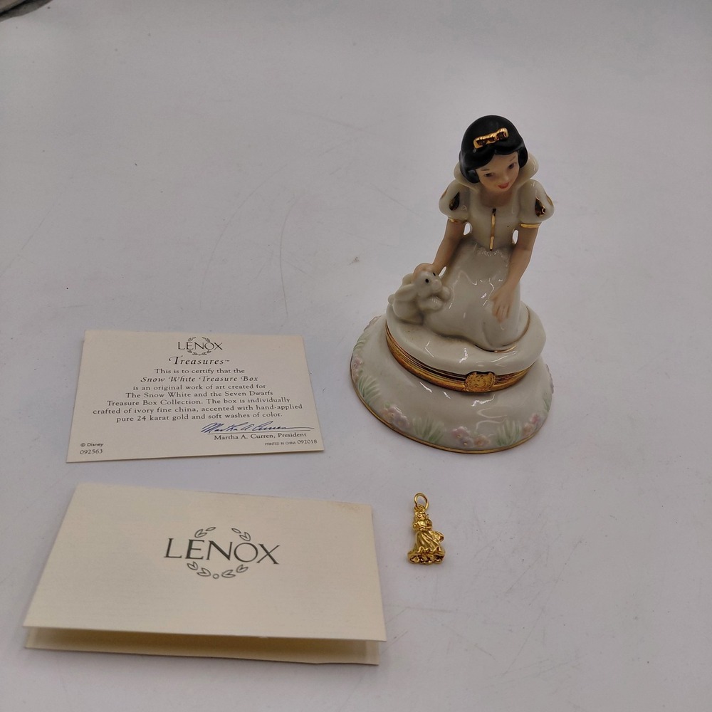 LENOX Snow White Trinket Box Disney Porcelain With Matching Charm Certificate